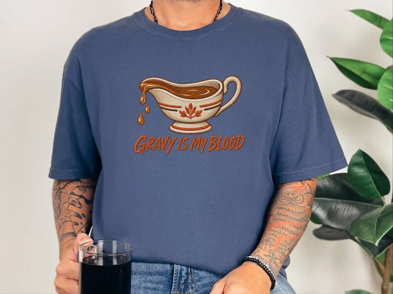 „Soße ist mein Blut“-Shirt, Geschenk für Feinschmecker zum Thanksgiving-Fest, lustiges Koch-T-Shirt, Sweatshirt für das Festessen, Geschenk für Foodies Bild 3