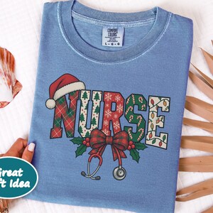 Christmas Nurse Shirt, Festive Nurse Gift, Holiday Nurse Sweatshirt, Xmas Nurse Tee, Registered Nurse Holiday Top, Nurse Christmas Shirt imagen 8