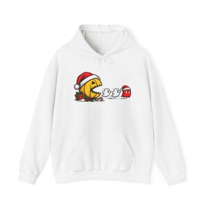 Camiseta Pac-Man, Presente de Natal para Gamers, Camiseta Retrô de Arcade, Camiseta de Jogos para as Festas, Camiseta Divertida para Gamers, Presente de Natal Pac-Man imagem 12