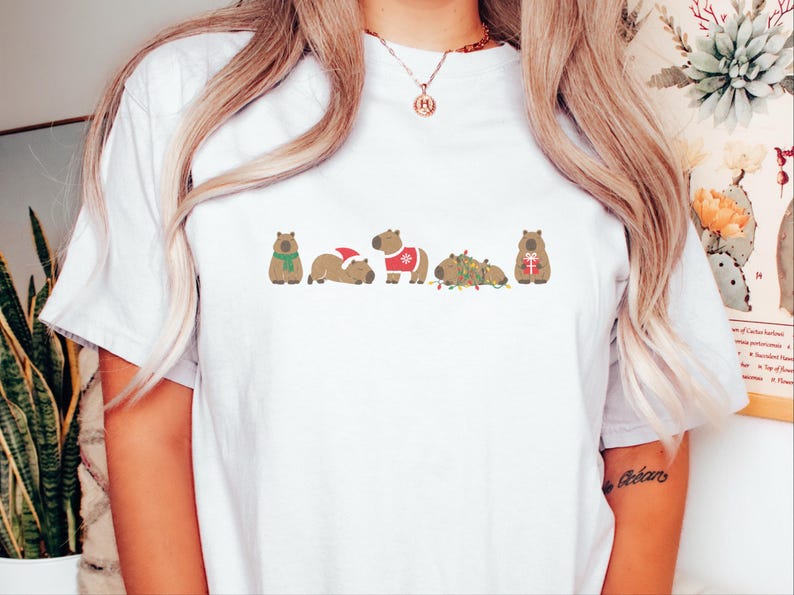 Weihnachtsshirt mit Wasserschweinmotiv, festliches Geschenk für Wasserschweinliebhaber, Tier-T-Shirt für Weihnachten, süßes Nager-Shirt für die Feiertage, Geschenk für Tierfreunde Bild 8