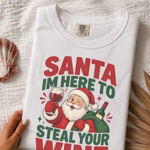 Camiseta Festa do Vinho, Design Retrô do Papai Noel, Presente de Natal com Vinho, Camiseta Divertida de Natal, Papai Noel, Vim Roubar Seu Vinho, Camiseta para Amantes de Vinho imagem 9
