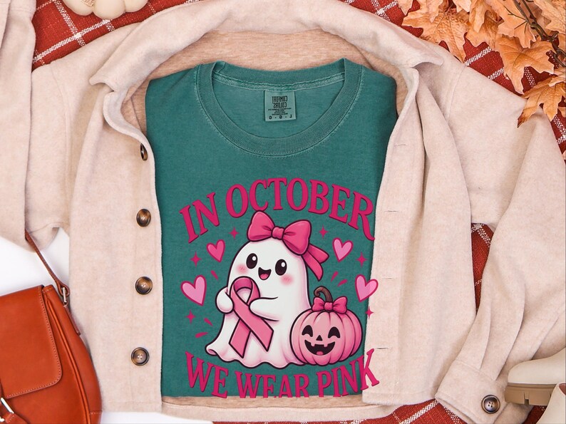 In oktober dragen we een roze spookshirt, een cadeau ter bevordering van bewustzijn over borstkanker, een roze Halloween-shirt met lint, een top voor kankeroverlevenden, een shirt voor het griezelige seizoen. afbeelding 5
