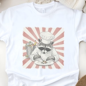 Funny Cooking Gift Tee, Culinary Humor Shirt, Raccoon Chef Shirt, Trash Panda Apparel, Cook Appreciation Gift afbeelding 1