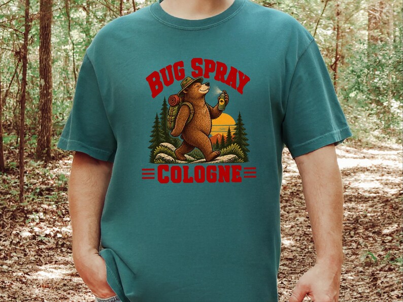 Camiseta divertida para senderismo, camiseta de naturaleza al aire libre, idea de regalo para campistas, camiseta con repelente de insectos, camiseta de senderismo con osos, regalo de humor para excursionistas, camiseta para amantes del senderismo imagen 5