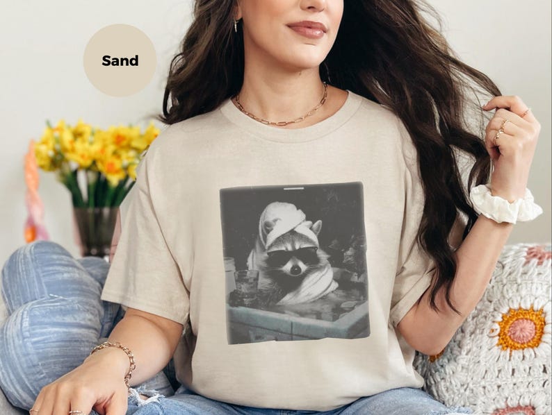 Waschbär Shirt | Waschbär in einem Spa, entspannendes Tiergrafik-T-Shirt Bild 4