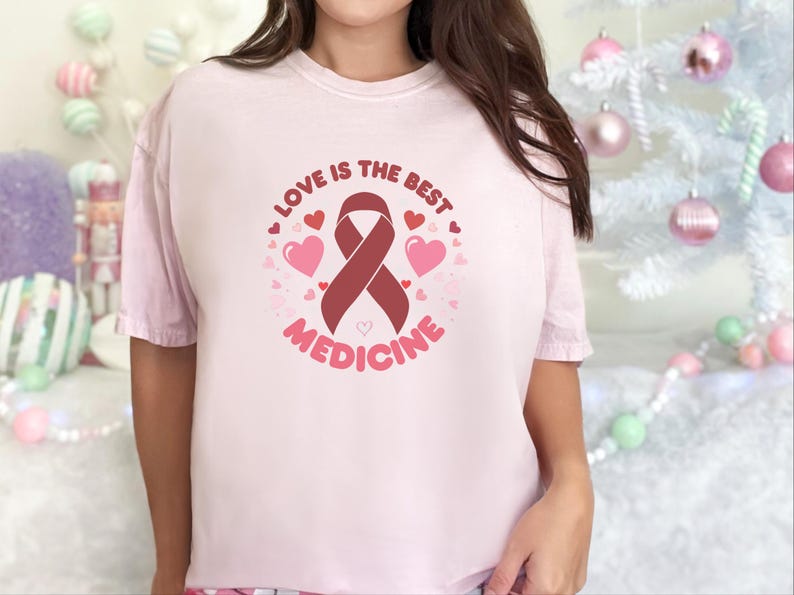 Comfort Colors T-Shirt zur Unterstützung von Familien mit Blutkrebs, „Liebe ist die beste Medizin“-T-Shirt, Oberteil zur Unterstützung von Chemotherapie-Pflegepersonen, T-Shirt für Familien mit Krebs Bild 10