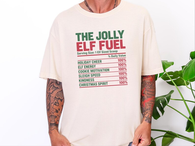 Camiseta de elfo navideño, camiseta navideña divertida para la familia, camiseta a juego para fiestas navideñas, camiseta Jolly Elf Fuel imagen 10