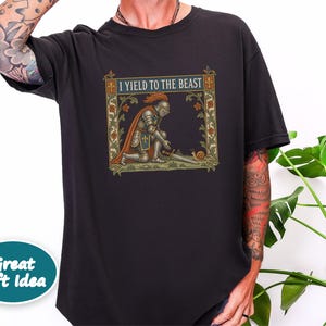 Medieval Knight Shirt, Weird Medieval Guy Tee, Ren Faire Shirt, History Buff Gift, Funny Medieval Humor Tee immagine 7