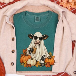 Camiseta de vaca fantasma, camiseta de café de Halloween, camiseta de café de otoño, sudadera con taza de café fantasma, conjunto de otoño con especias de calabaza. imagen 9