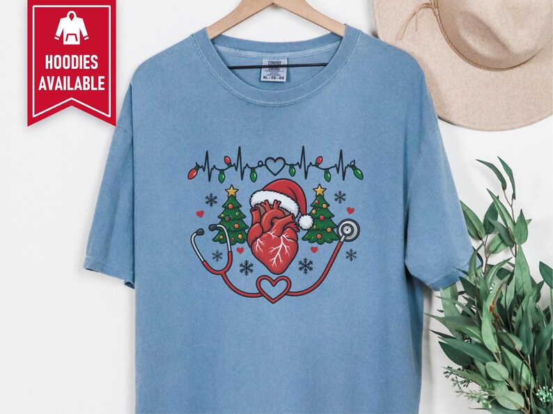 Christmas Nurse Shirt, Cardiac Nurse Christmas Gift, Cardiology Nurse Tee, Heart Anatomy Shirt, Telemetry Tech Shirt, Festive Nurse Top imagen 4