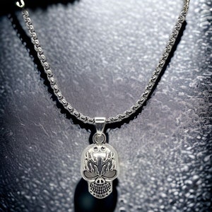 Stainless steel necklace with “Skull” pendant