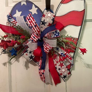 Couronne de coeur patriotique, décoration de porte du 4 juillet, couronne rouge blanc et bleu, couronne d'été faite main, couronne de drapeau américain