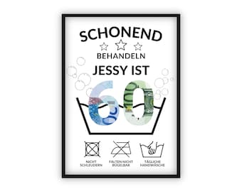 Puede incluir: Una etiqueta de cuidado de la ropa blanca y negra con el texto "Schonend Behandeln Jessy ist 60" y símbolos para "No secar en secadora", "No planchar" y "Lavar solo a mano".