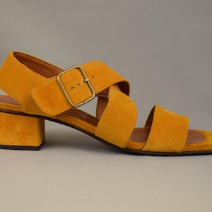 Rare Chie Mihara Quisael Ankle-strap Leather Sandals Orange Suede Summer Designer Women&#39;s Vintage Shoes US 9 UK 7 EU 40