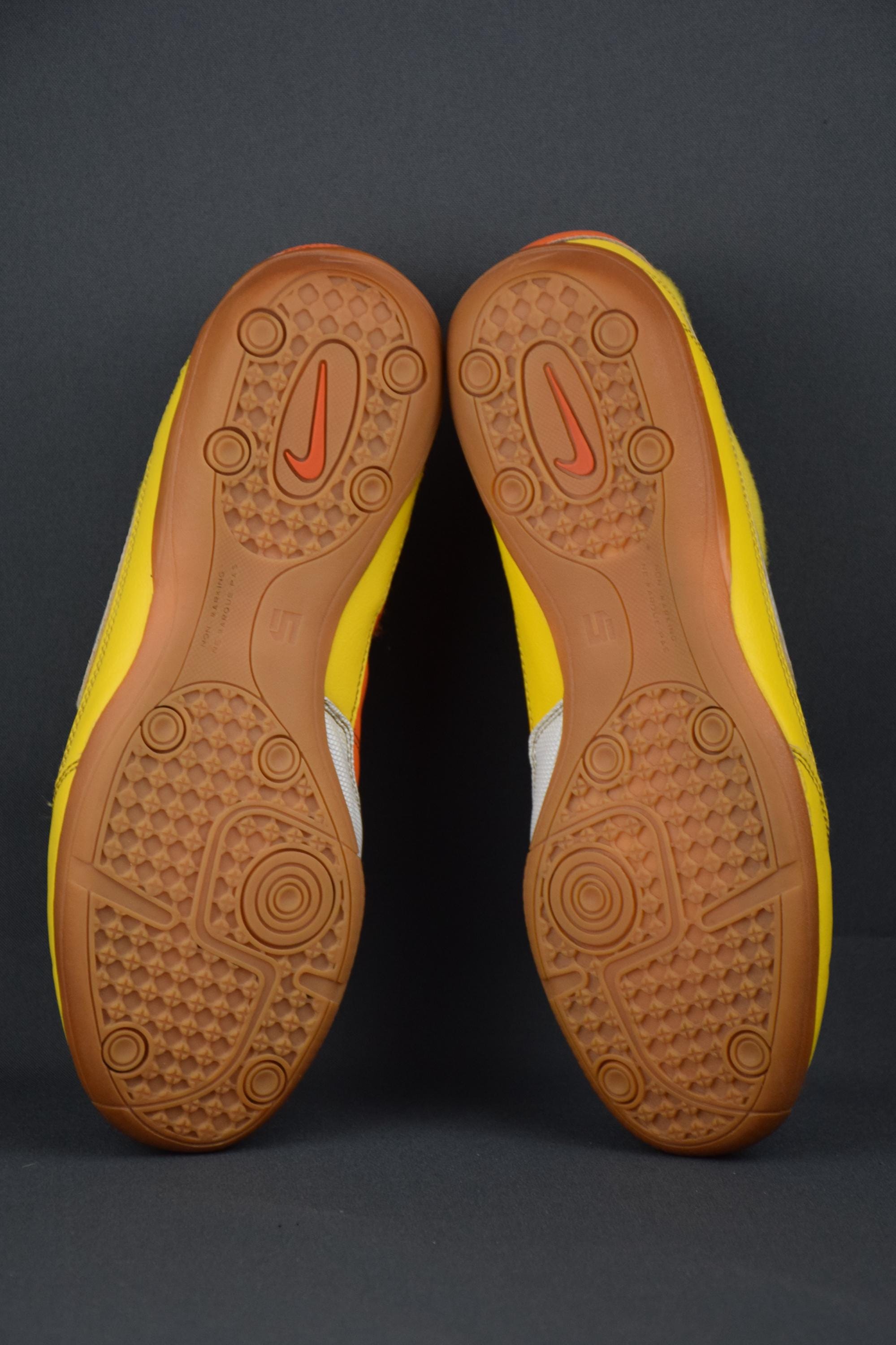 Nike 5 T-1 Fs Indoor Soccer Vintage Sneakers 344919-701 US 9.5 UK