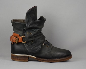 Airstep A.S.98 - Botas de motociclista de entretiempo para mujer, de piel italiana, estilo vintage, color negro, con hebilla, talla EE. UU. 5, Reino Unido 3, UE 36