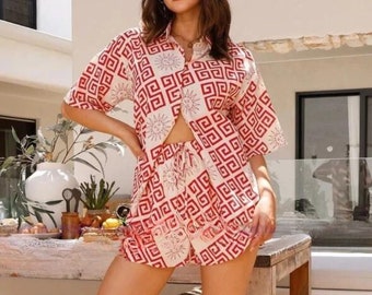 Two-Piece Set with Loose Fit Shorts And Half Sleeved Button Up Shirt, Loose Fit Summer Costume, Casual Summer Outfit