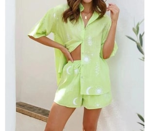 Two-Piece Set with Loose Fit Shorts And Half Sleeved Button Up Shirt, Loose Fit Summer Costume, Casual Summer Outfit