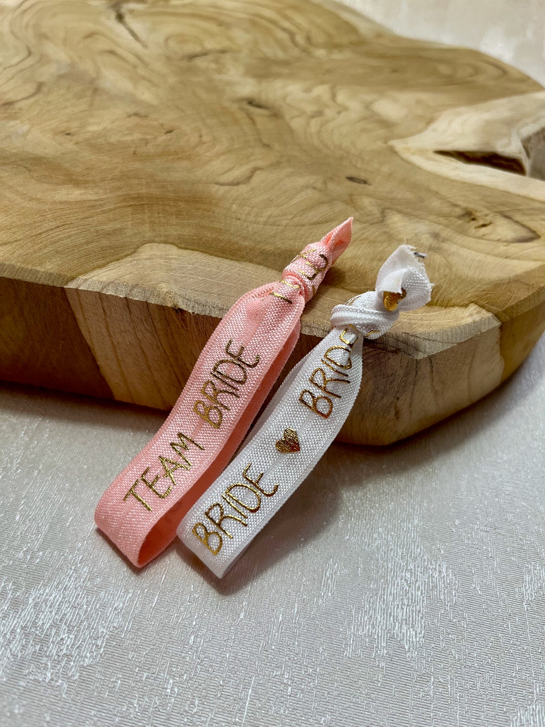 10 Team Bride Armbänder + 2 Tattoos - Brautjungfern Geschenk Set In Weiß