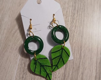 グリーンリーフイヤリング - Etsy 日本