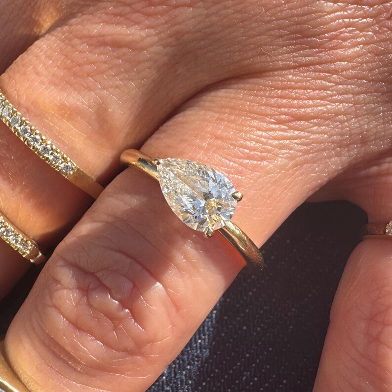 Pear Shaped Solitaire 1.42ct Evs1 Lab Diamond Engagement Ring