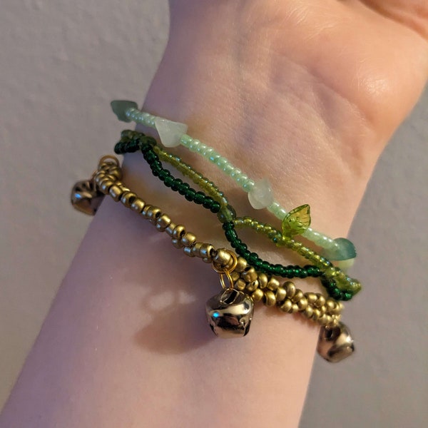 Parure de bracelets fée des forêts, bracelets grelots et feuilles, bijoux de druide