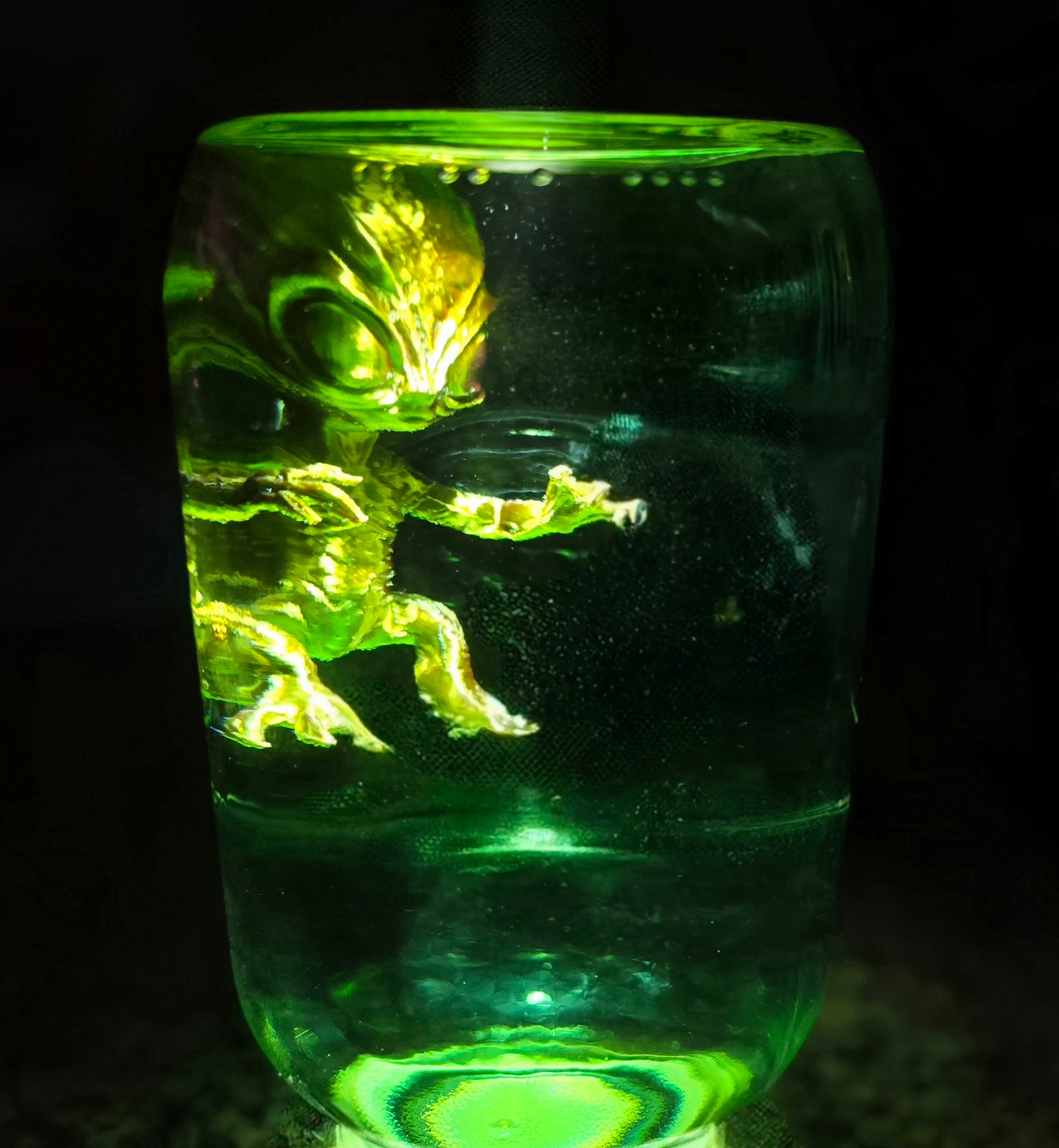 Preserved Alien in a Jar – 3D Printed Specimen With LED Glow | Sci-fi ...