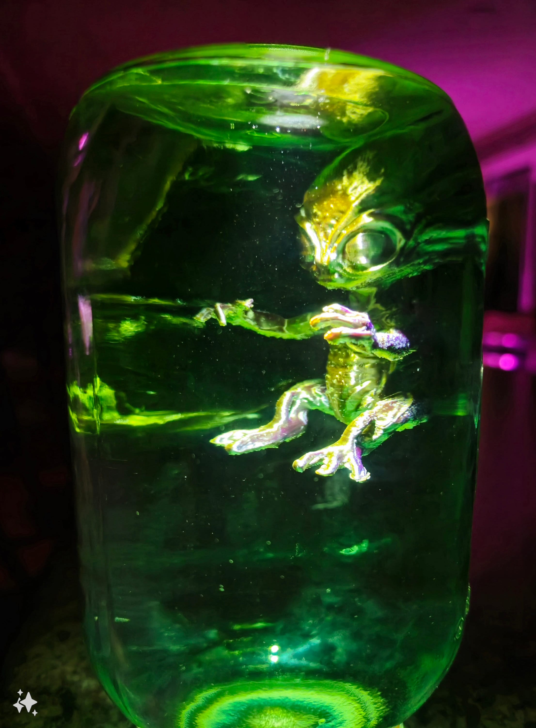 Preserved Alien in a Jar – 3D Printed Specimen With LED Glow | Sci-fi ...
