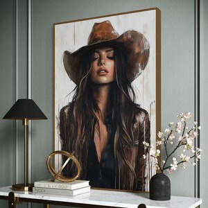 Nowoczesna sztuka ścienna „Kowbojka” – odważny wydruk portretu kobiety z Zachodu, rustykalne płótno boho do salonu, sypialni lub wystroju w stylu rustykalnym nad łóżkiem