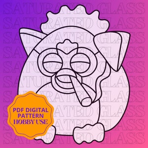 Puede incluir: Un patrón de descarga digital en blanco y negro de un furby de dibujos animados con gafas de sol y un cigarrillo. El patrón está etiquetado como "PDF Digital Pattern Hobby Use".