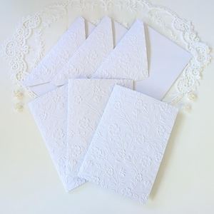 Floral Embossed Greeting Cards Set | Blank 5x7 Cards and Envelopes for Thank You Notes, Handwritten Letters, Weddings, and Bridal Showers