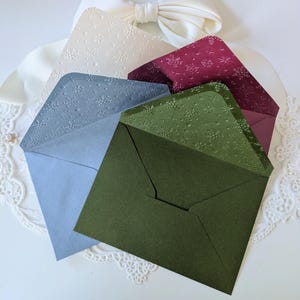Schneeflocke Geprägte Umschläge - A7 Größe | Personalisierbare Winter und Feiertage Briefpapier Bild 6