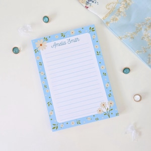 Daisy Personligt Anteckningsblock | Handgjort A6 Sött Anteckningsblock - 50 Avrivbara Sidor | Present till Kollega