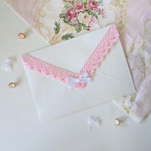 Sobres blancos A7 con encaje rosa / Papelería decorativa para escribir cartas, invitaciones de boda, aniversarios y regalos