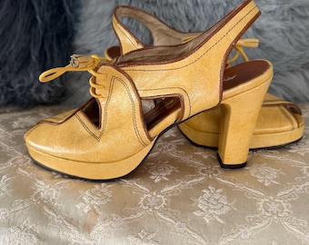 Re-Mix Deluxe Vintage Classics Leather Pumps