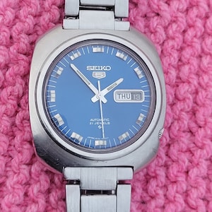 Vintage Seiko 5 automatisch herenhorloge: Saxe Blue roestvrij staal, 1974