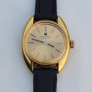 Vintage Universal Geneve Gold Plated Women&#39;s Watch: Swiss Made Manual Wind