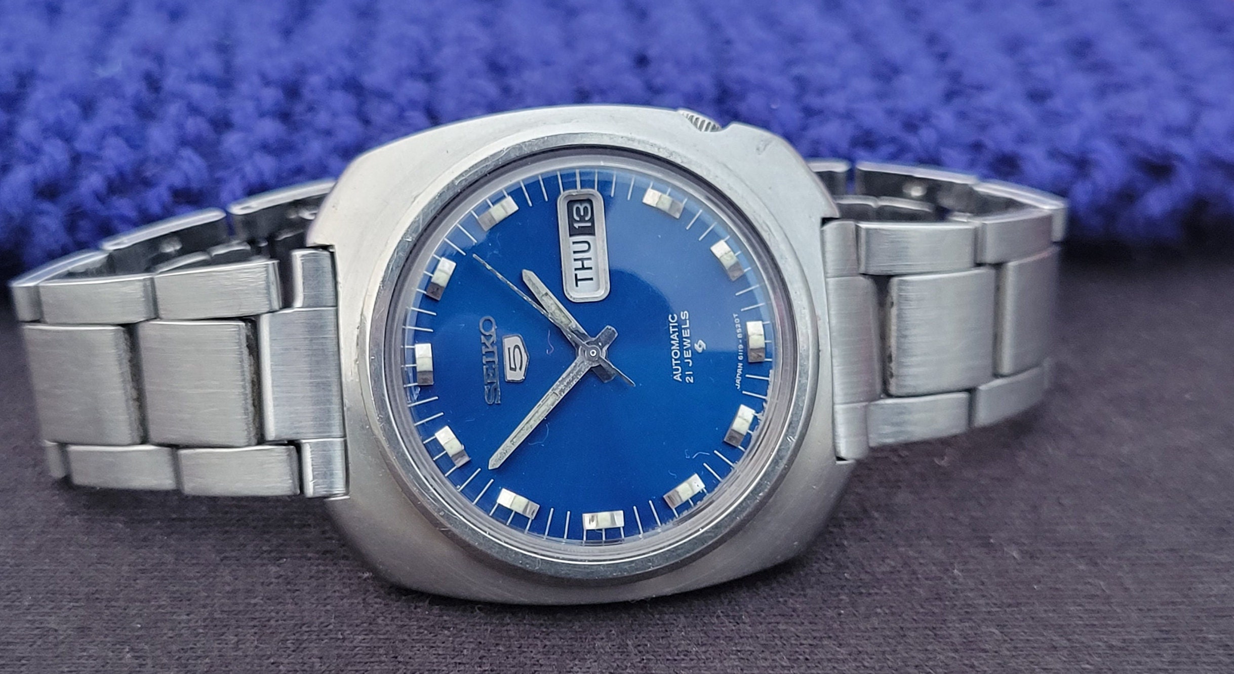 Vintage Seiko 5 Automatic Men's Watch: Saxe Blue Stainless Steel