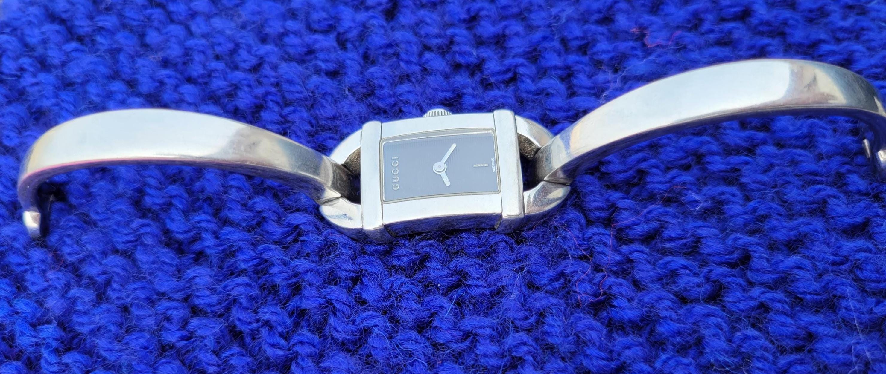 Vintage Gucci Bangle 6800L Analog Stainless Steel Swiss Made Vintage Gucci Bangle 6800L Analog Stainless Steel Swiss Made