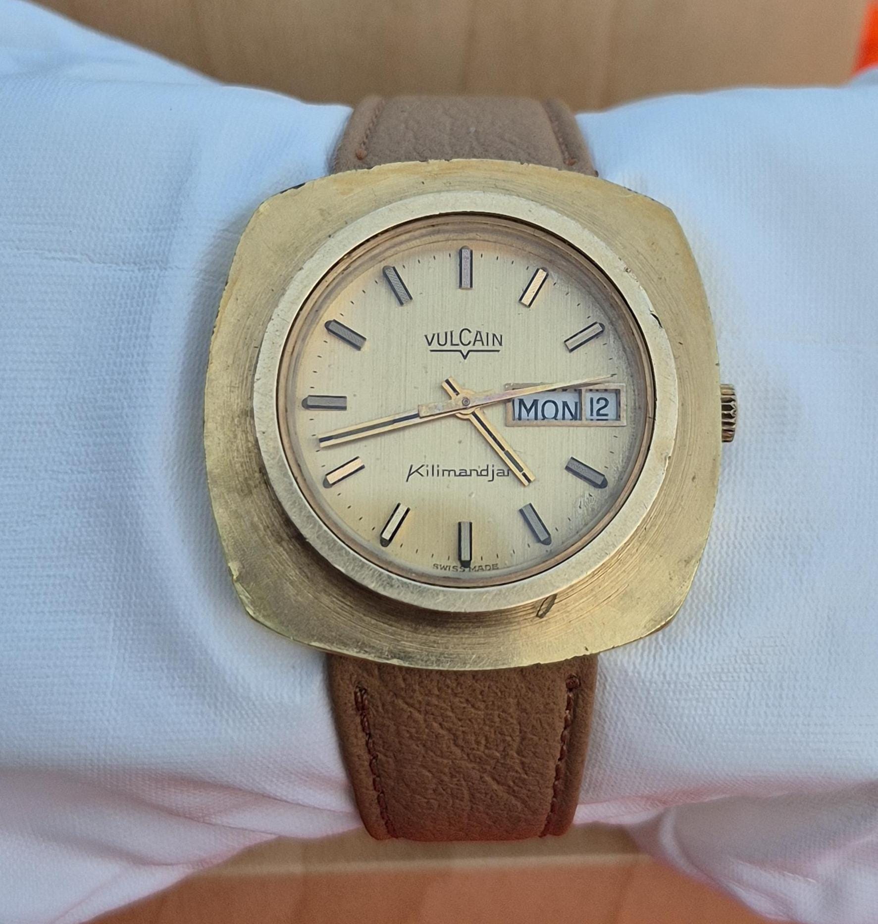 Vintage 1970s Vulcain Kilimandjaro Automatic Day and Date Swiss