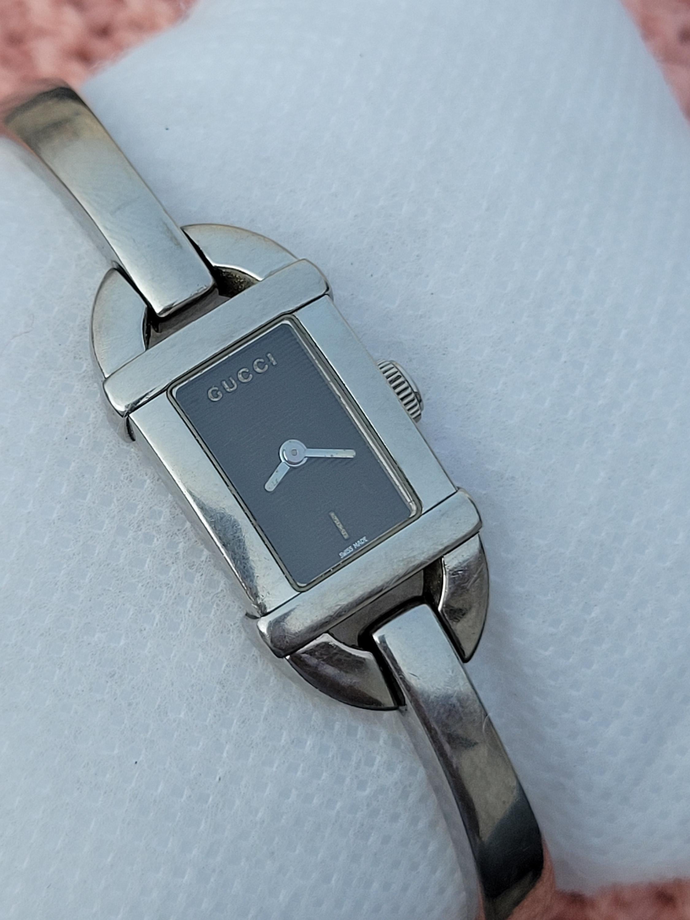 Elegant Vintage Gucci Bangle 6800L Analog Stainless Steel Swiss