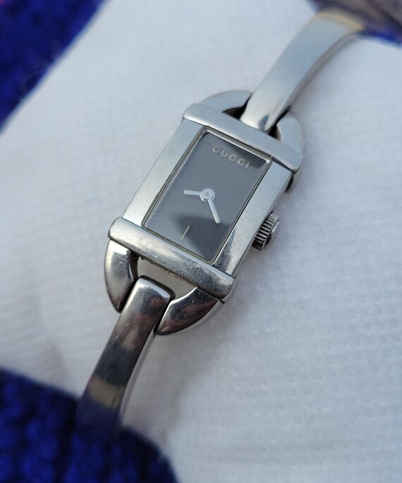 Elegant Vintage Gucci Bangle 6800L Analog Stainless Steel Swiss