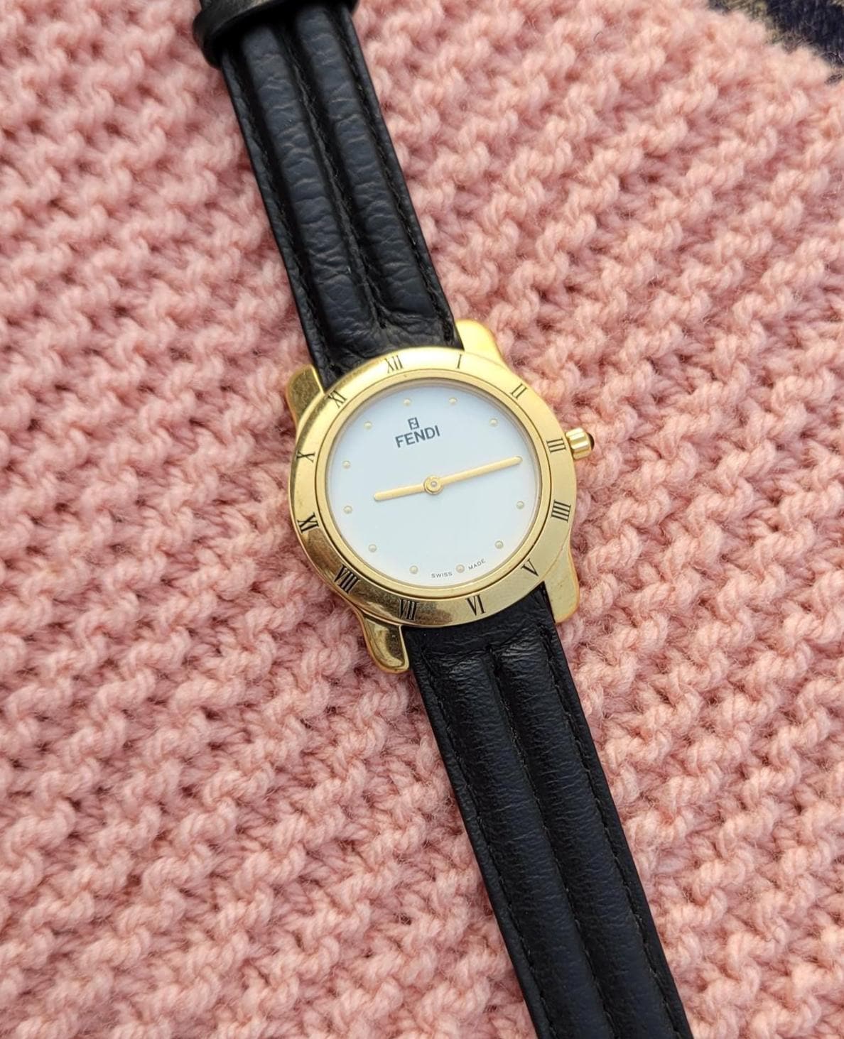 【ヴィンテージ】FENDI 腕時計 Vintage FENDI Quartz Watch With Leather Strap (unisex Style) - Etsy