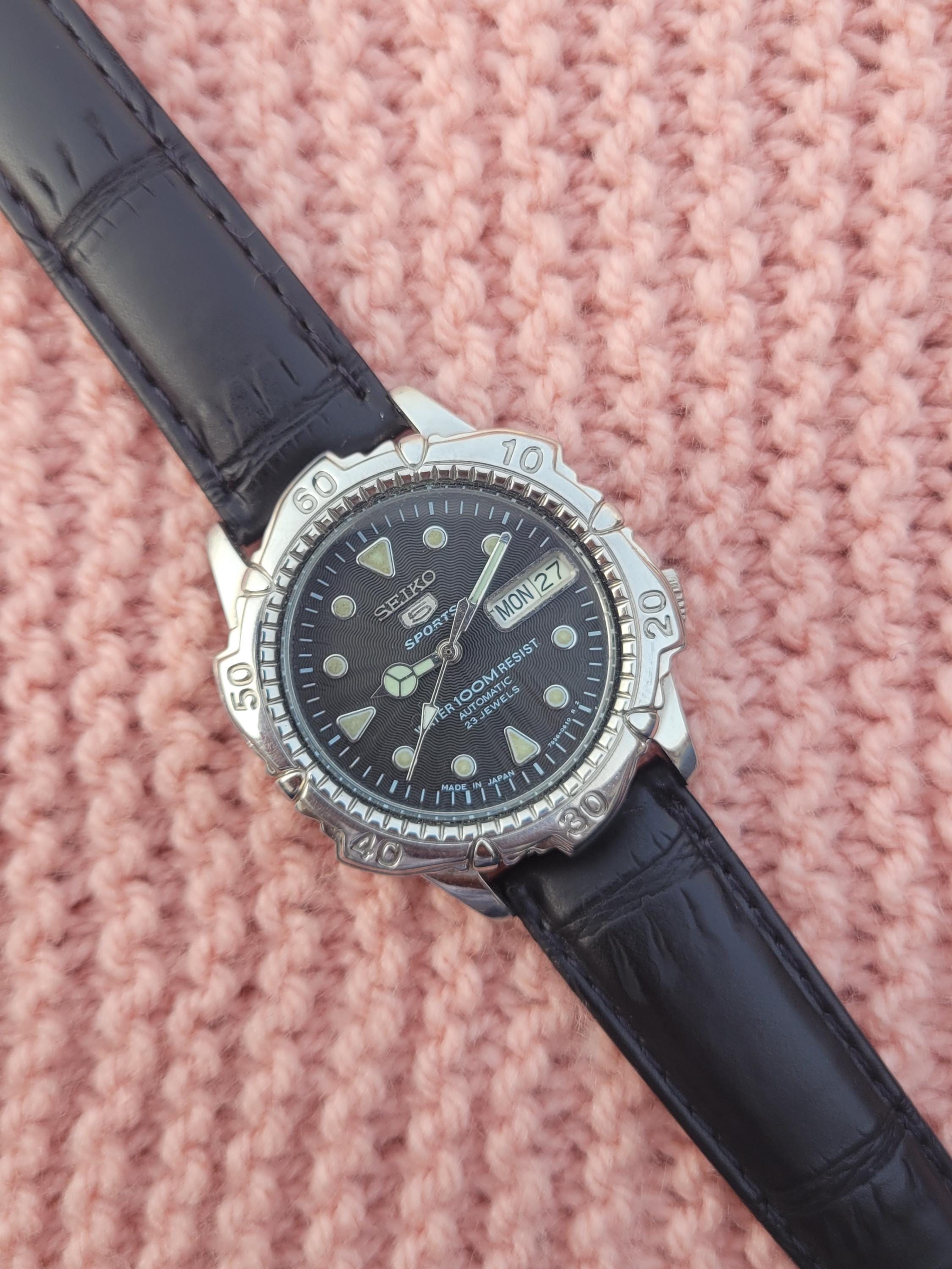 Vintage Seiko 5 Sports Diver Watch: Starfish Automatic Stainless