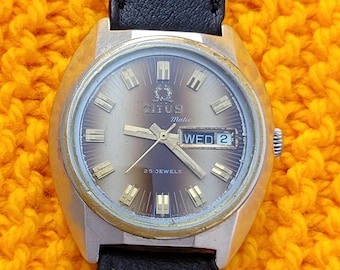 Vintage Solvil Et Titus Automatic Men's Watch: Swiss Made Day/date