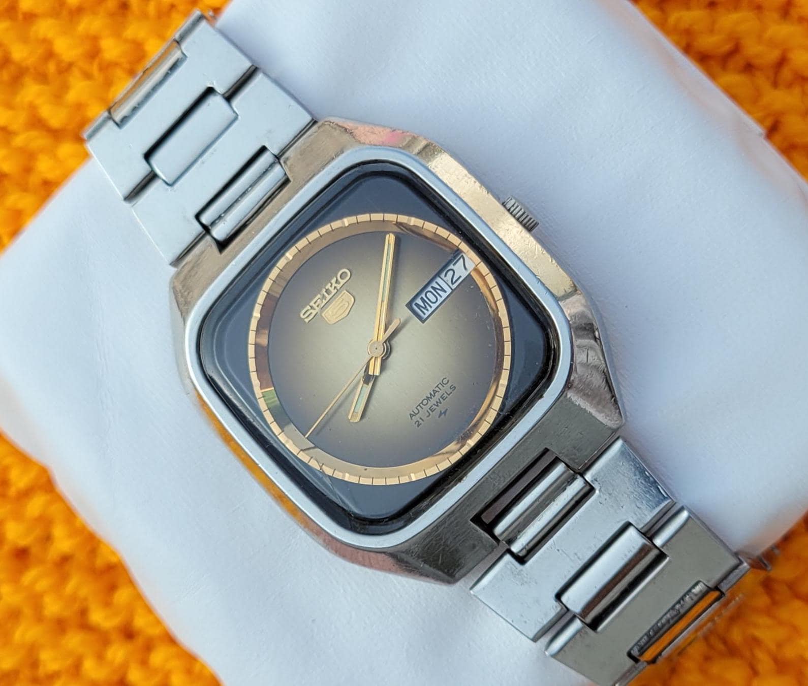 ヴィンテージ セイコー5 自動巻き メンズウォッチ：ブラウン文字盤