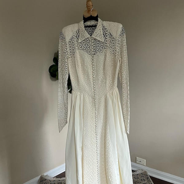 Ultra Rare Find! Vintage 1940s Ivory Wedding Dress - Modest Wedding Dress- Unique Wedding Dress - Long sleeved wedding gown - historic dress