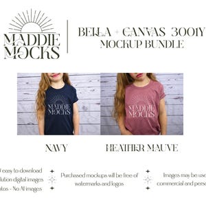 Op de afbeelding: Mockup van een Bella + Canvas 3001Y T-shirt in marineblauw en heidepaars. Het T-shirt heeft een grafisch ontwerp met de tekst "Maddie Mocks" en een zonafbeelding.