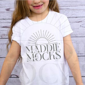 Mockup kindershirt, Bella Canvas 3001Y wit, mock-up jeugdshirt, mock-up echte modellen, trendy POD-mockets, eenvoudige boho-esthetiek