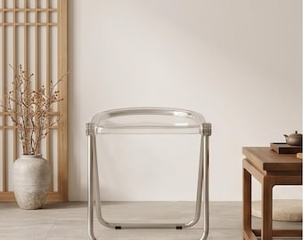 Chaise moderne transparente pliable Clara | Chaise en acrylique transparent pour salon et chambre à coucher, bureau, meubles peu encombrants